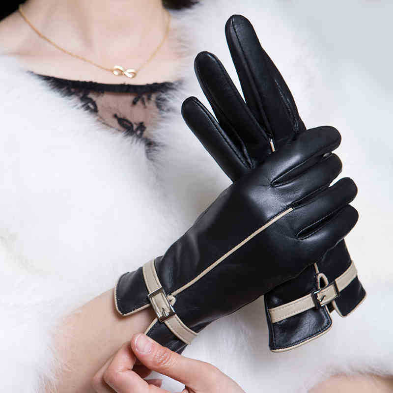 Ladies Leather Gloves: Elegance Meets Comfort