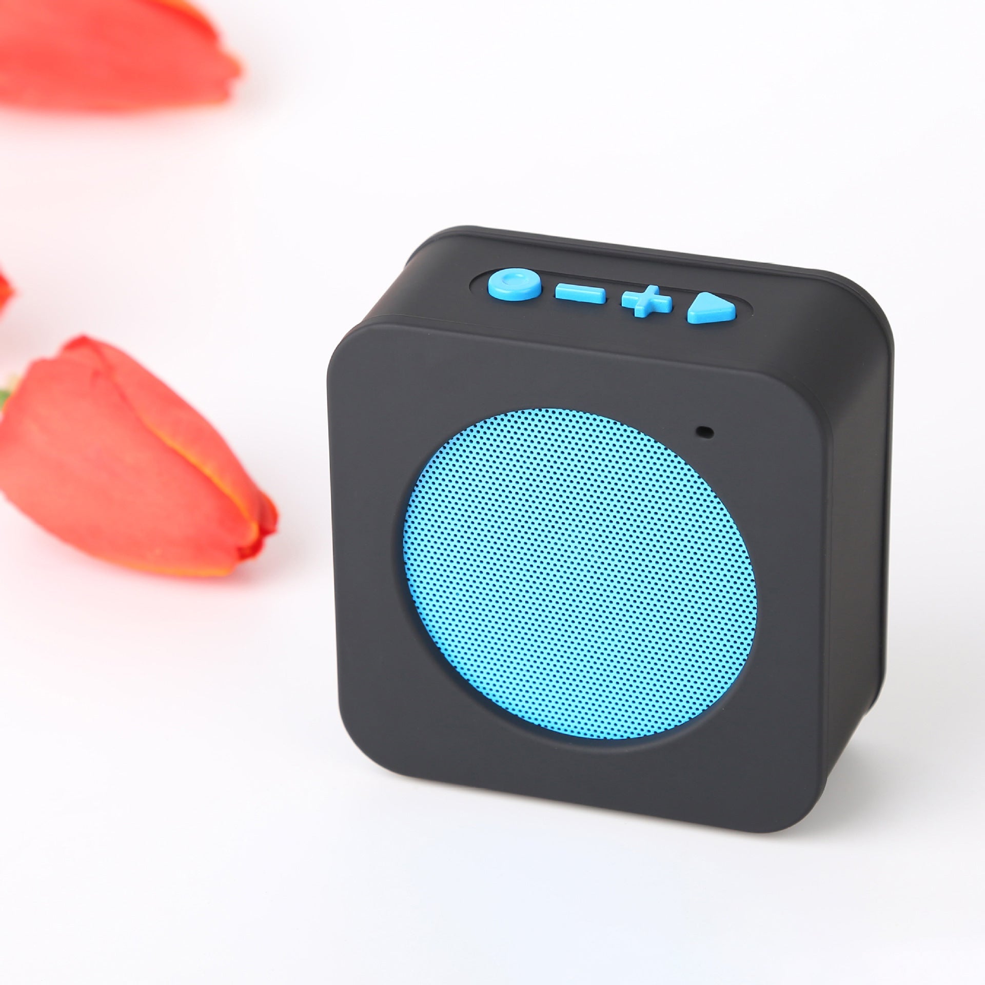 Unleash Your Sound with the Outdoor Portable A7 Bluetooth Speaker
