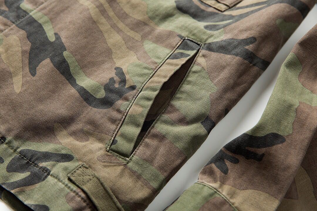 Multi-pocket camouflage jacket
